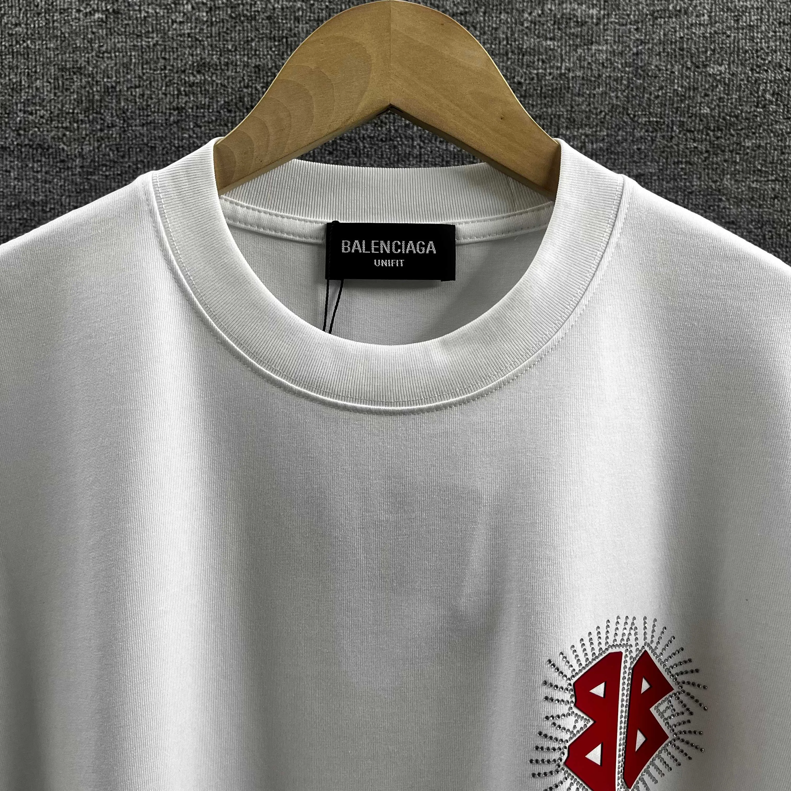 Bale* * New Arrival t Classic + Same Style ：Black White Size： S （90-130 ） M （120-150 ） L （140-165 ） XL （160-180 ） XXL （180-210 ）